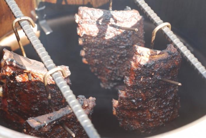 Smokehouse dal barile è facile da fare. Regole di base della costruzione