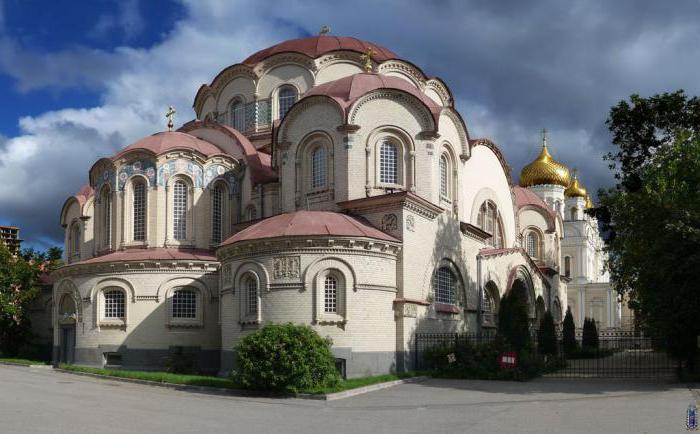 Monasteri operativi di San Pietroburgo: descrizione, foto