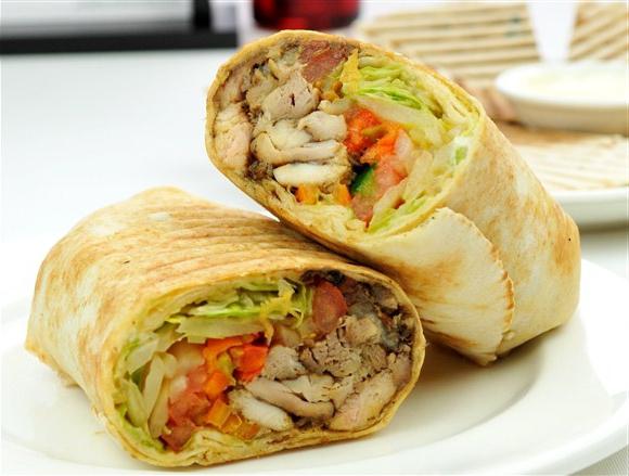 Fast food: ricetta shawarma, a casa con pollo cotto