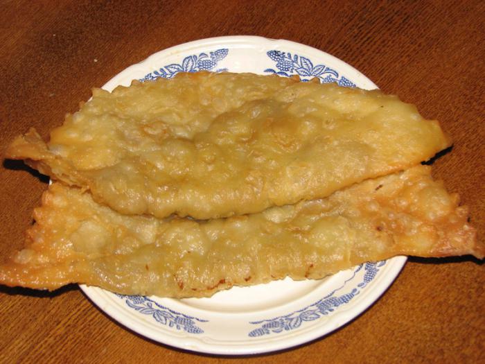 Chebureki: una ricetta, come nel mercato. La ricetta per i chebureks con carne