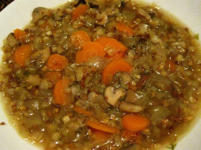 zuppa di grano saraceno senza carne