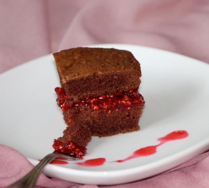 Come cucinare una deliziosa torta con marmellata di lamponi