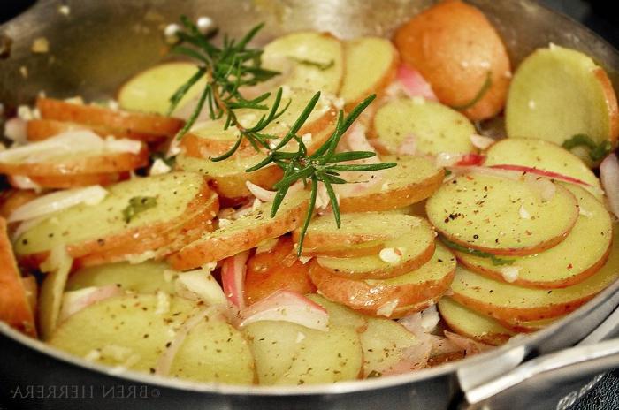 Boa fritti e altri piatti con funghi