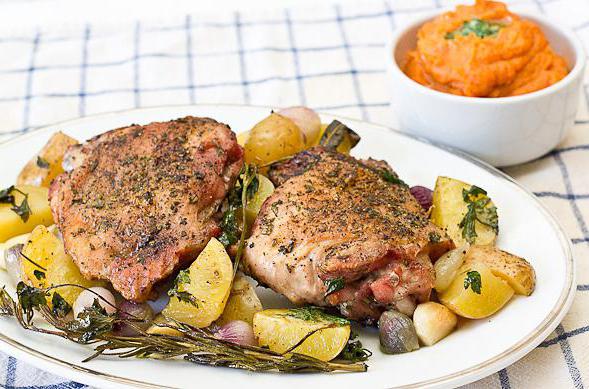 Preparazione di coscia di tacchino: ricette. Quanto è delizioso cucinare in una padella, nel forno, nel multivark?