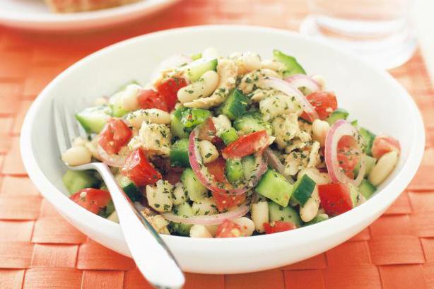 Ricetta d'insalata con salmone leggermente salato: segreti di cucina, consigli