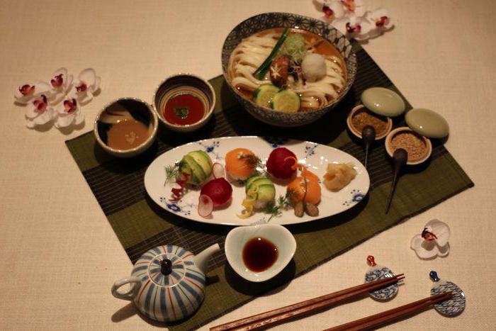 Udon con pollo e verdure