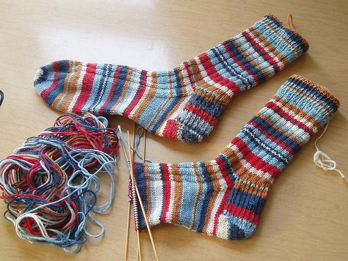 Come lavorare a maglia un calzino con ferri da maglia? Descrizione dettagliata del lavoro
