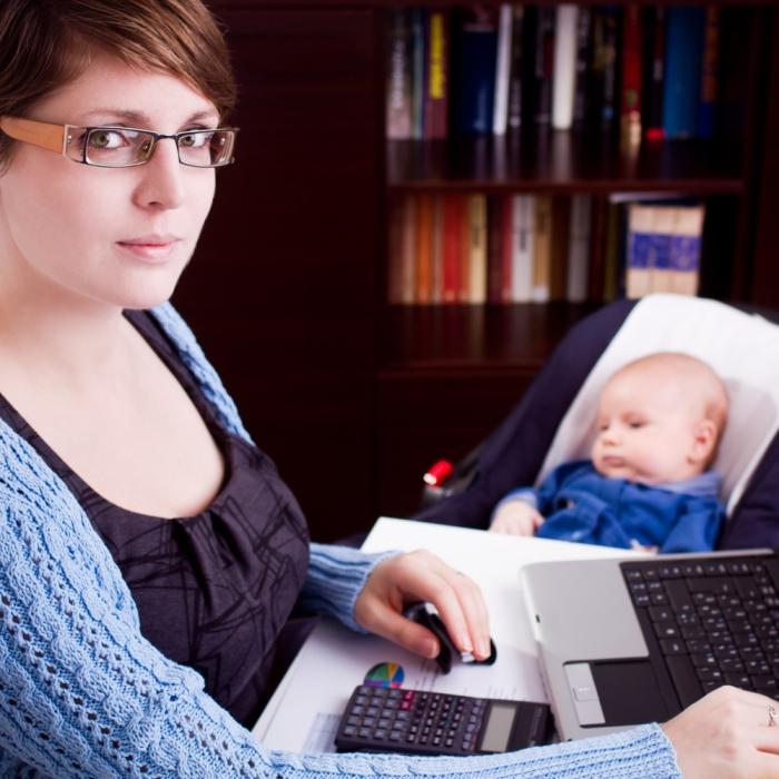 Lavora a casa per le giovani madri: non interrompere il tuo sviluppo