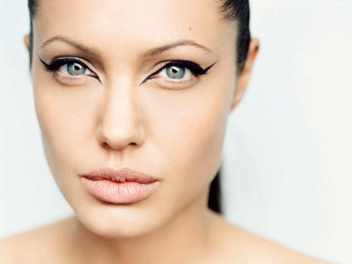 trucco Angelina Jolie