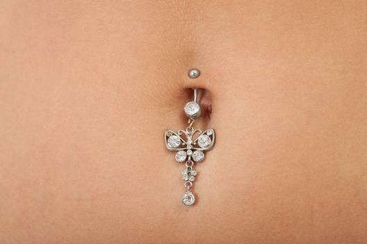 gioielli piercing all'ombelico