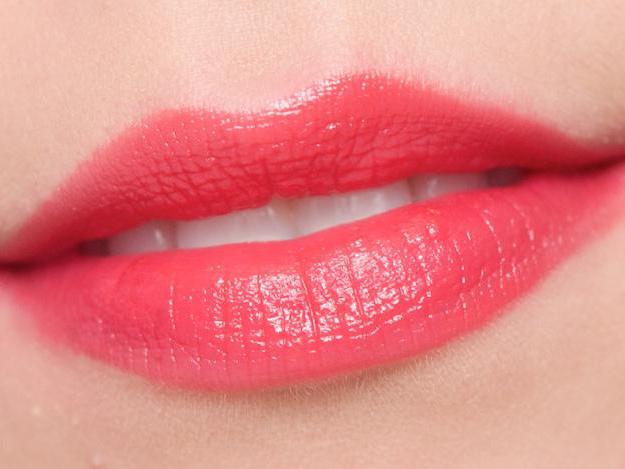 rossetto tavolozza rialzata colore loreal foto