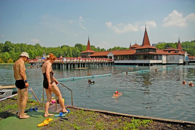 Heviz - lago con acqua termale