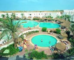 piscina nell'albergo Al Bostan 4 