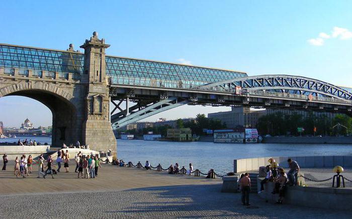 Pushkin Bridge: cosa è interessante e come arrivarci