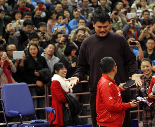 Chi è il più alto giocatore di basket al mondo? Crescita e foto degli atleti